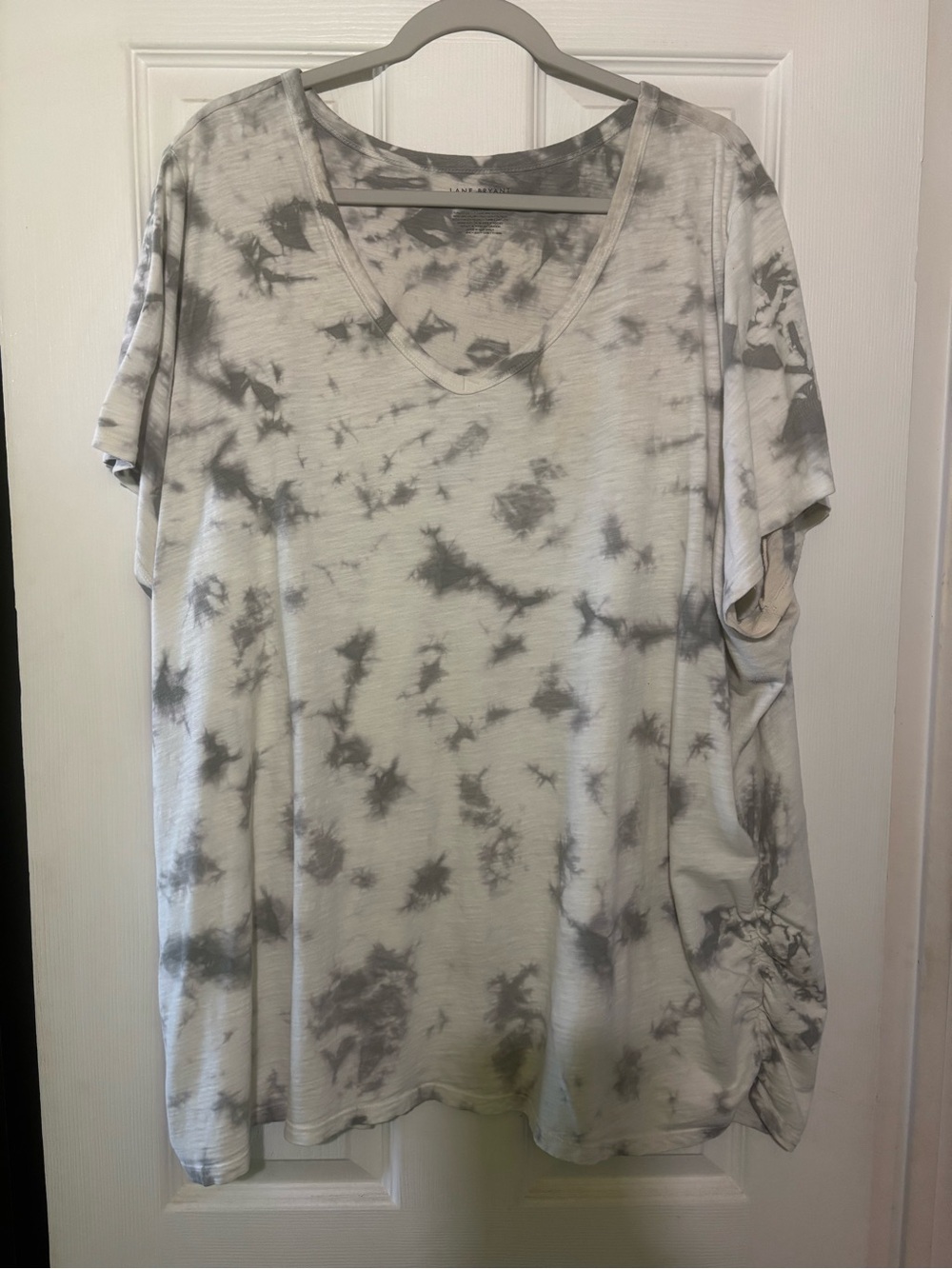 Lane Bryant Gray Tie-Dye V-Neck Short Sleeve Top